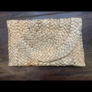 Straw clutch